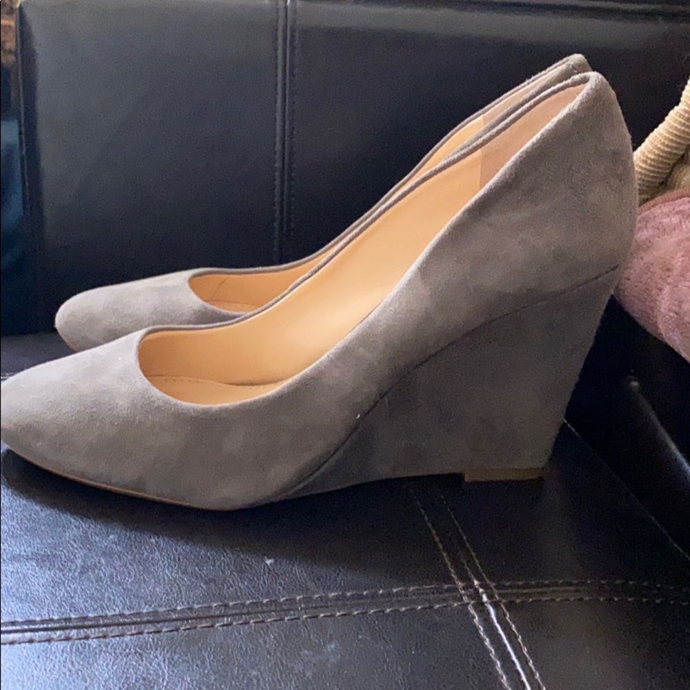 Banana Republic Gray suede Heels